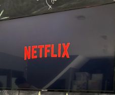 Walker 43 Smart TV