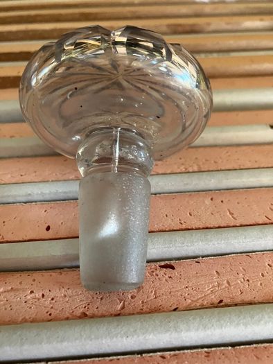 Crystal decanter stopper