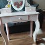 girls vanity table Image 3