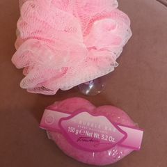 Strawberry lips bubblebar & shower puff