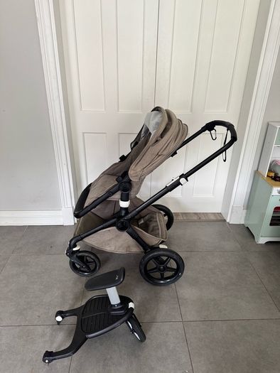 Bugaboo fox 2 complete with bassinet, footmuff and toddler seat