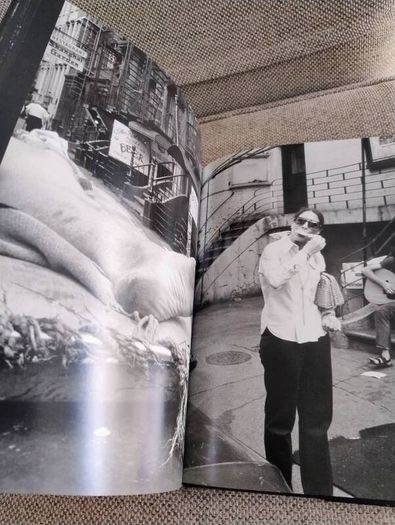 Richard Kalvar Earthlings 2007 photography book hardback with dustcover in very good condition FREE STANDARD POSTAGE INCLUDED