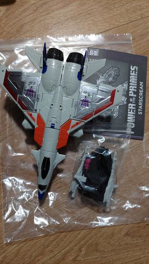 Transformer / combiner / Starscream