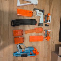 Nerf gun and accessories