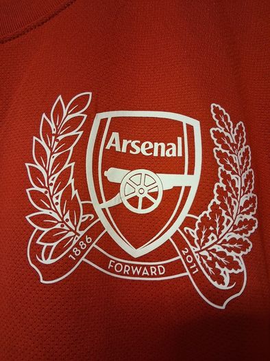 Arsenal Jersey. Official Arsenal Home Jersey From 2011. Authentic Original From The Time. Not A Modern Day Remake.