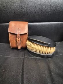 Vintage Gentlemens grooming brush set in original leather case