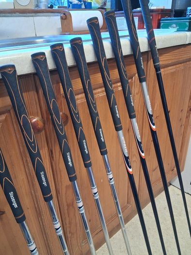 Golf clubs. Set Of Slazenger Mens Right Handed Golf Clubs in Excellent Condition.  Collect In Dublin Or Receive Via Post.