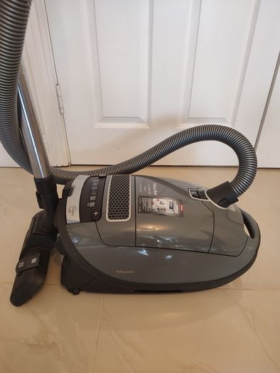 Miele vacuum cleaner