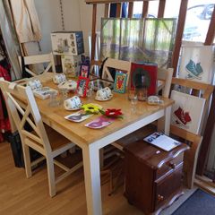 kitchen table and 6 chairs