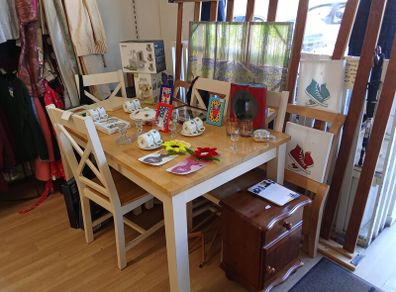kitchen table and 6 chairs