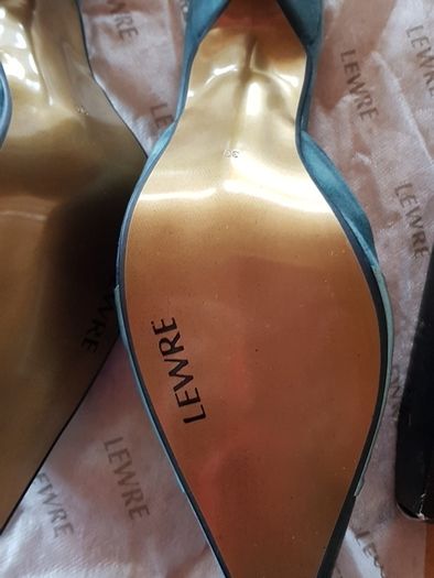 New shoes size 39