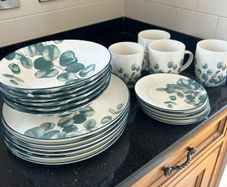Dinner set - Meadows & Byrne