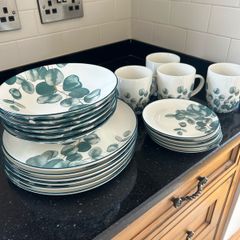 Dinner set - Meadows & Byrne