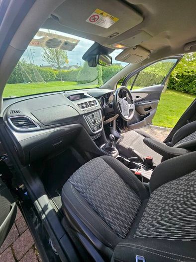 Opel Mokka 6,000 ono.