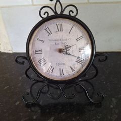 Small metal Quartz table clock