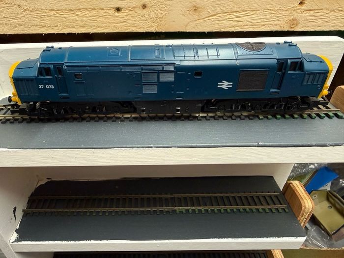 Hornby class 37
