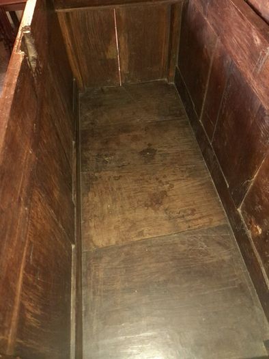 Antique Coffer / Mule Cest