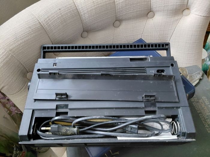 Vintage Philips radio D 2615 works