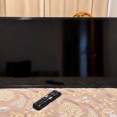 Samsung 32 HD TV H5000F  Like New, Original Box, Receipt & Warranty
