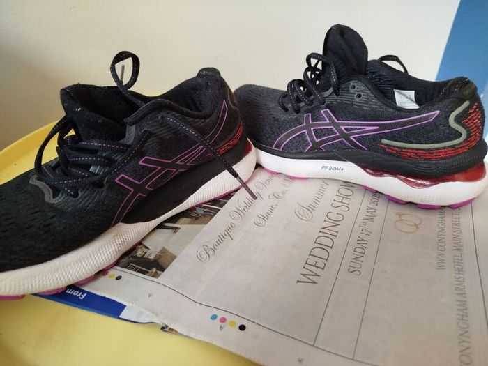 ASICS Gel Nimbus 24 Size 4