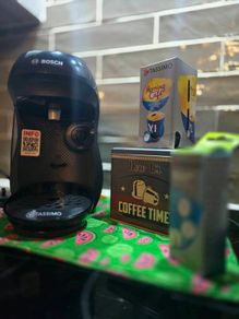 TASSIMO Happy Coffee Maker + Coffee Pods