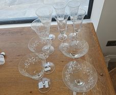 Mixed set of glassware