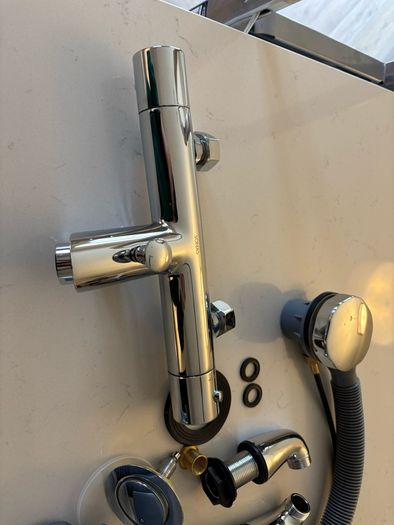 Sonas Form Thermo Bath and Shower Mixer and Sync Waste