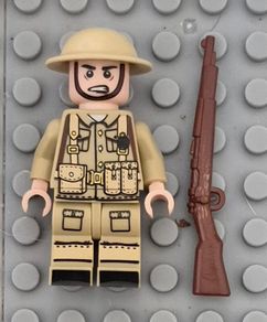 Lego compatible, military figures, British infantry. 15 figures plus rifles.