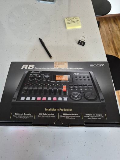 Zoom R8 Recorder/Sampler/Interface/Controller