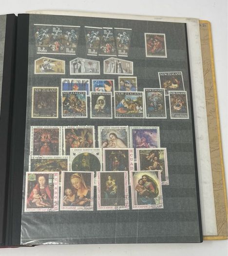 Collection: Austria (Osterreich) Stamps both mint an commemorative stamps on 45 pages