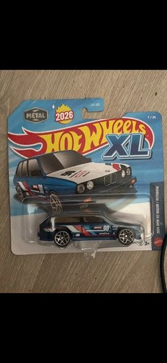 Huge bundle of hotwheels
