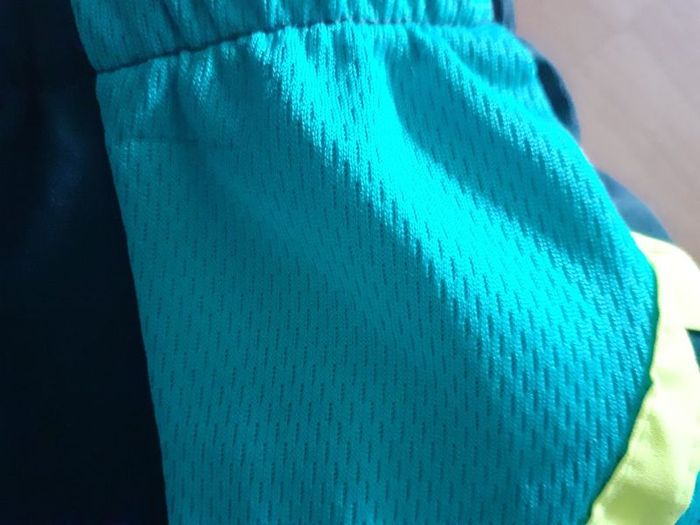Nike Top Size S (8-9yrs)
