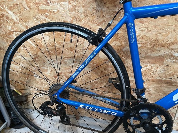 Carrera Zelos road bike