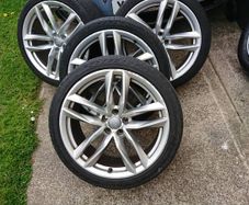 Original Audi RS6 Twin Spoke R20 Alloy Wheels And Centre Caps.