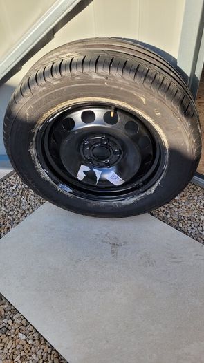 volkswagan  wheel size 16.