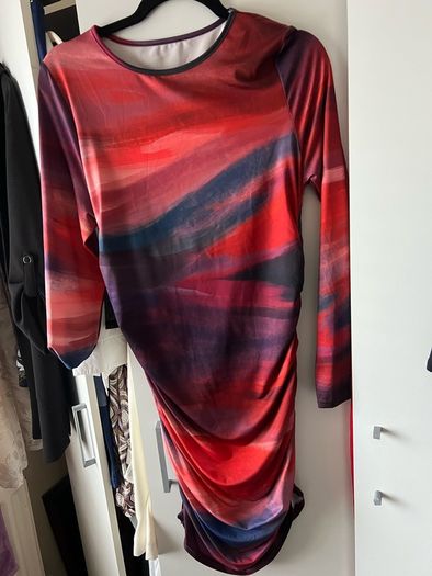Ladies stunning dress size L