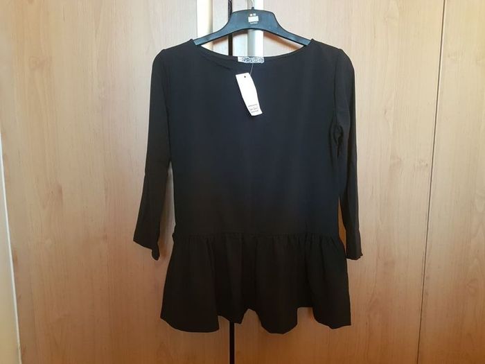 black top, 8 UK