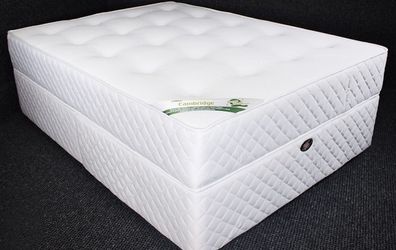 Bed 4ft 6 Double  Base and Mattress For Sale