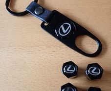 Brand New Lexus Dust Caps x4+ Lexus Locking Keyring