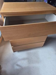 Chest of drawers