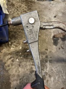 Teng tool rivet gun needs inside rebuilt kit