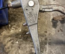 Teng tool rivet gun needs inside rebuilt kit