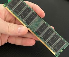 Micron 256MB DDR-266 PC2100 Desktop RAM 184 Pin