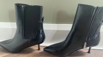 Kitten heel boots