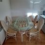 Table and chairs Image 2