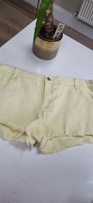 PRIMARK lemon denim shorts Sz 18UK (Fit 14-16UK)