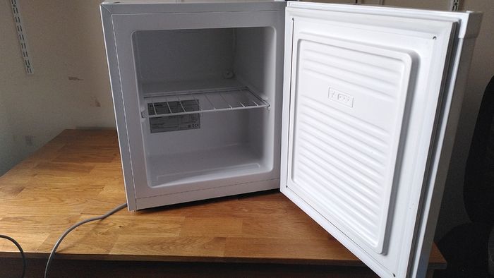 Mini freezer - white