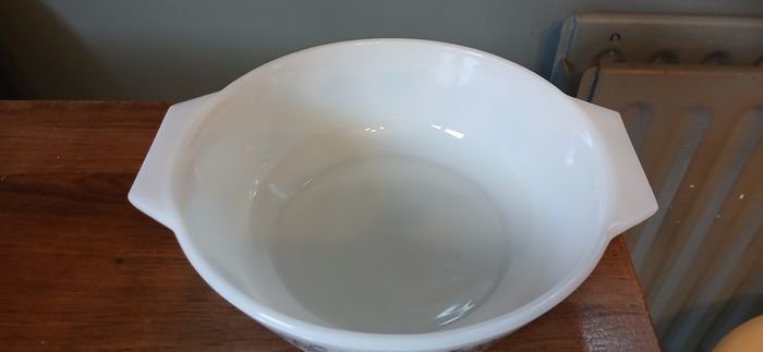 JAJ Pyrex Chelsea casserole dishes