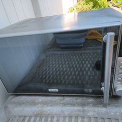 microwave Delonghi