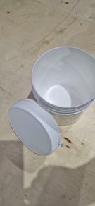 Plastic tubs